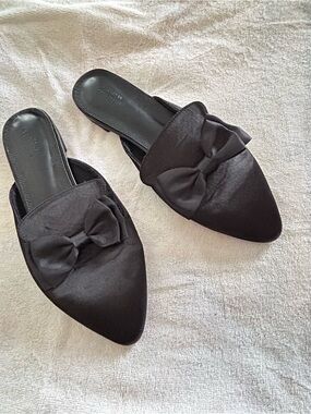 Urban Outfitters Black Pointed-Toe Bow Slip-On Shoes